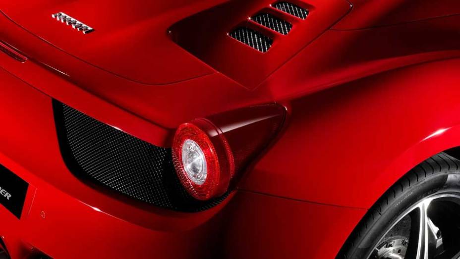 Modelo estará exposto no Salão de Frankfurt | <a href="https://beta-develop.quatrorodas.abril.com.br/noticias/ferrari-revela-detalhes-458-italia-spider-299554_p.shtml" rel="migration">Leia mais</a>