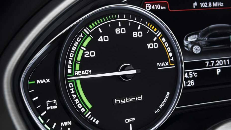 Estão disponíveis três modos de condução: EV, D e S | <a href="https://beta-develop.quatrorodas.abril.com.br/carros/lancamentos/audi-a8-hybrid-637518.shtml" rel="migration">Leia mais</a> Estão disponíveis três modos de condução: EV, D e S | <a href="https://beta-develop.quatrorodas.abril.com.br/carros/lancamentos/audi-a8-hybrid-637518.shtml" rel="migration">Leia mais</a>