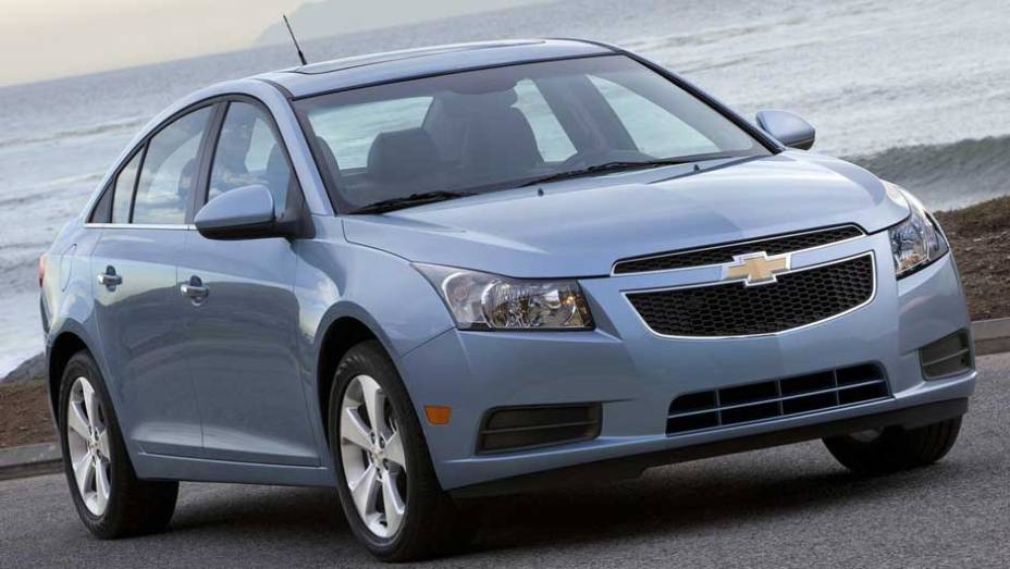 Cruze ostenta a nova identidade visual da montadora Cruze ostenta a nova identidade visual da montadora