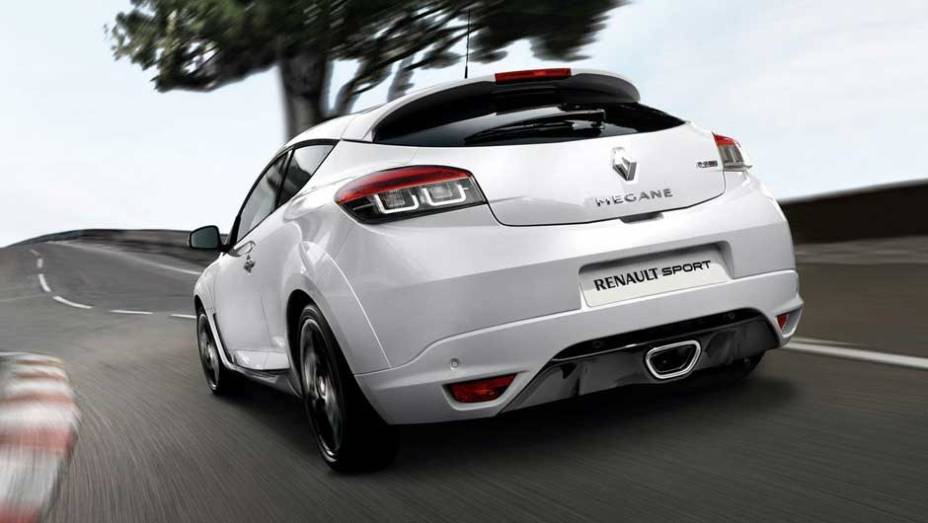 Modelo faz parte da divisão esportiva Renault Sports | <a href="https://beta-develop.quatrorodas.abril.com.br/noticias/renault-apresenta-megane-r-s-250-monaco-gp-300252_p.shtml" rel="migration">Leia mais</a> Modelo faz parte da divisão esportiva Renault Sports | <a href="https://beta-develop.quatrorodas.abril.com.br/noticias/renault-apresenta-megane-r-s-250-monaco-gp-300252_p.shtml" rel="migration">Leia mais</a>