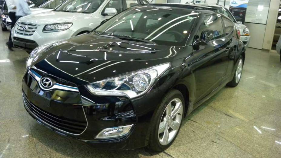 Hyundai Veloster | <a href="https://beta-develop.quatrorodas.abril.com.br/noticias/veloster-elantra-ja-estao-venda-concessionarias-hyundai-303518_p.shtml" rel="migration">Leia mais</a>