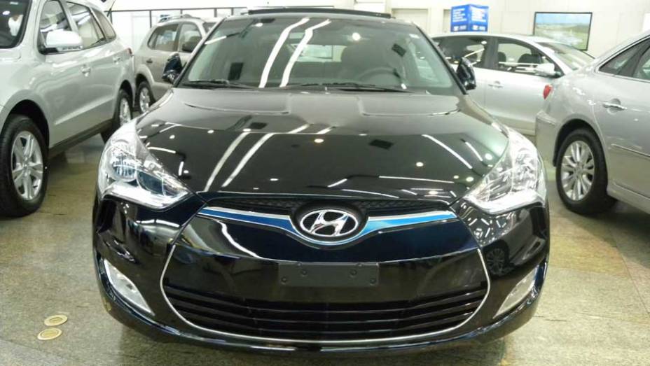 Hyundai Veloster | <a href="https://beta-develop.quatrorodas.abril.com.br/noticias/veloster-elantra-ja-estao-venda-concessionarias-hyundai-303518_p.shtml" rel="migration">Leia mais</a>