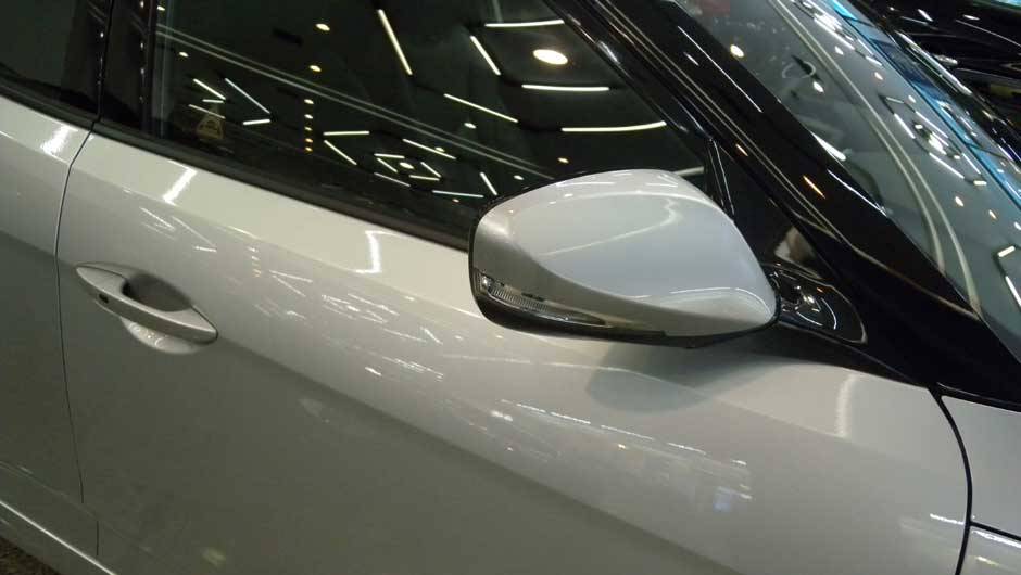 Hyundai Veloster | <a href="https://beta-develop.quatrorodas.abril.com.br/noticias/veloster-elantra-ja-estao-venda-concessionarias-hyundai-303518_p.shtml" rel="migration">Leia mais</a>