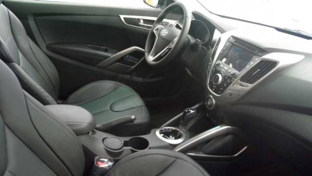 Hyundai Veloster | <a href="https://beta-develop.quatrorodas.abril.com.br/noticias/veloster-elantra-ja-estao-venda-concessionarias-hyundai-303518_p.shtml" rel="migration">Leia mais</a> Hyundai Veloster | <a href="https://beta-develop.quatrorodas.abril.com.br/noticias/veloster-elantra-ja-estao-venda-concessionarias-hyundai-303518_p.shtml" rel="migration">Leia mais</a>