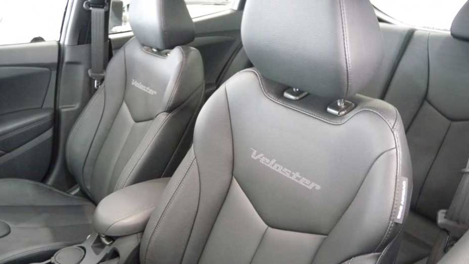 Hyundai Veloster | <a href="https://beta-develop.quatrorodas.abril.com.br/noticias/veloster-elantra-ja-estao-venda-concessionarias-hyundai-303518_p.shtml" rel="migration">Leia mais</a>