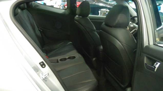 Hyundai Veloster | <a href="https://beta-develop.quatrorodas.abril.com.br/noticias/veloster-elantra-ja-estao-venda-concessionarias-hyundai-303518_p.shtml" rel="migration">Leia mais</a>