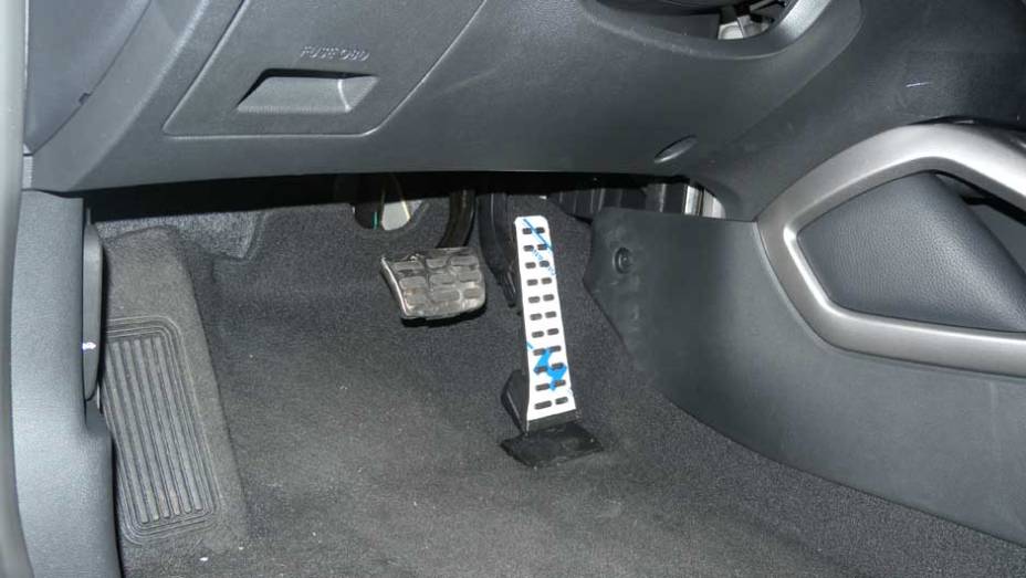 Hyundai Veloster | <a href="https://beta-develop.quatrorodas.abril.com.br/noticias/veloster-elantra-ja-estao-venda-concessionarias-hyundai-303518_p.shtml" rel="migration">Leia mais</a>