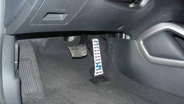 Hyundai Veloster | <a href="https://beta-develop.quatrorodas.abril.com.br/noticias/veloster-elantra-ja-estao-venda-concessionarias-hyundai-303518_p.shtml" rel="migration">Leia mais</a>