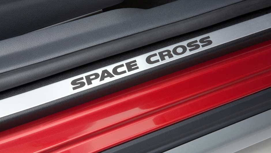 A Space Cross vai rivalizar com Palio Adventure e 207 Escapade. | <a href="https://beta-develop.quatrorodas.abril.com.br/carros/lancamentos/volkswagen-space-cross-638261.shtml" rel="migration">Leia mais</a> A Space Cross vai rivalizar com Palio Adventure e 207 Escapade. | <a href="https://beta-develop.quatrorodas.abril.com.br/carros/lancamentos/volkswagen-space-cross-638261.shtml" rel="migration">Leia mais</a>