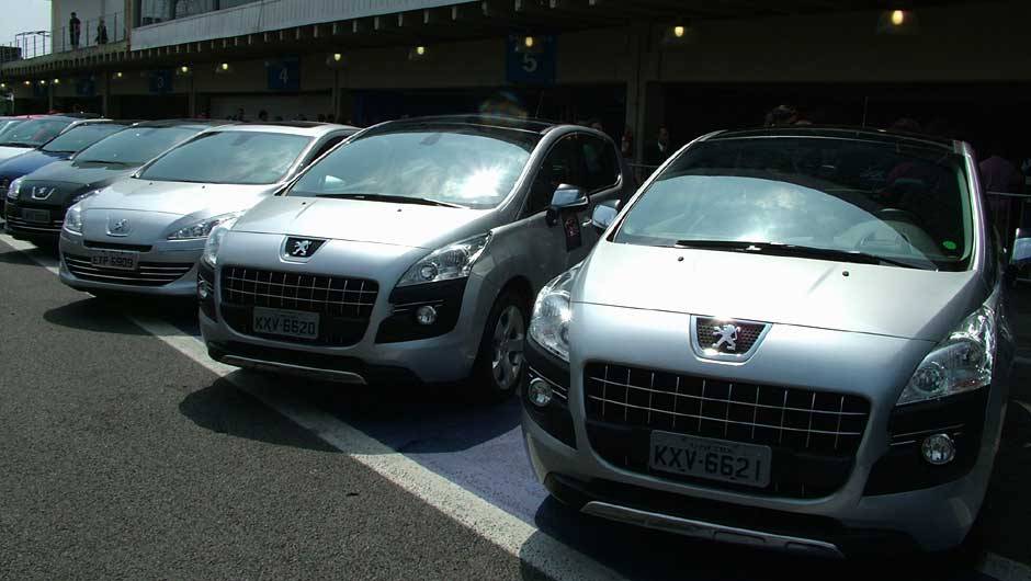 Carros da Peugeot no QRX 2011