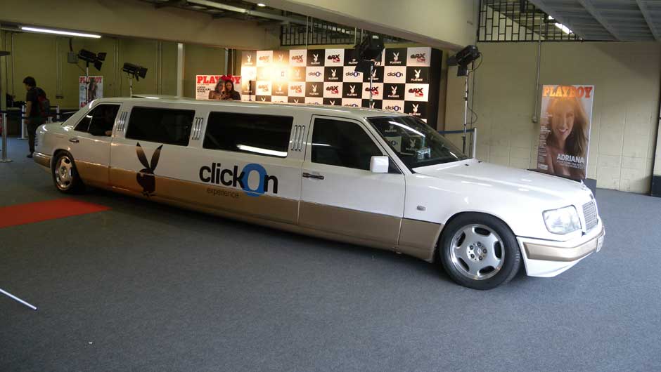 Carros nos estandes do QRX 2011