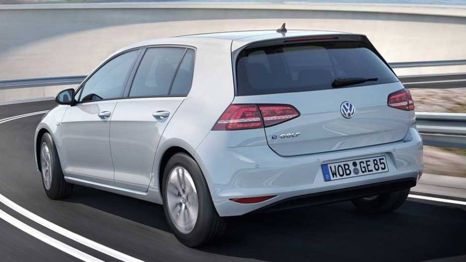 Segundo dados fornecidos pela VW, ele acelera de 0 a 100 km/h em 10,4 segundos | <a href="https://beta-develop.quatrorodas.abril.com.br/saloes/frankfurt/2013/volkswagen-e-golf-e-up-752904.shtml" rel="migration">Leia mais</a>