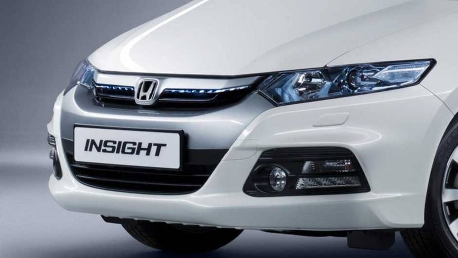Modelo est&aacute; dispon&iacute;vel com rodas aro 15 e 16