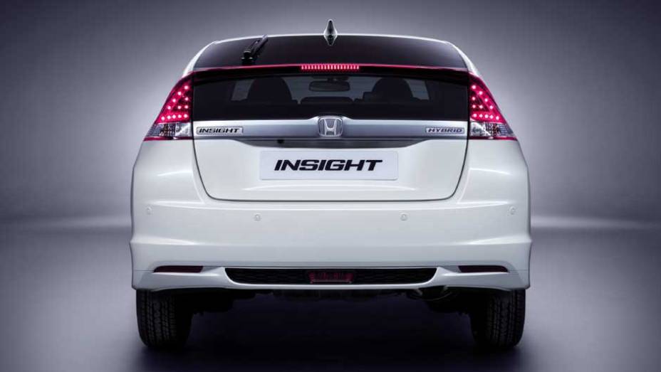 Motoriza&ccedil;&atilde;o &eacute; 1.3 l i-VTE que atua com o motor el&eacute;trico