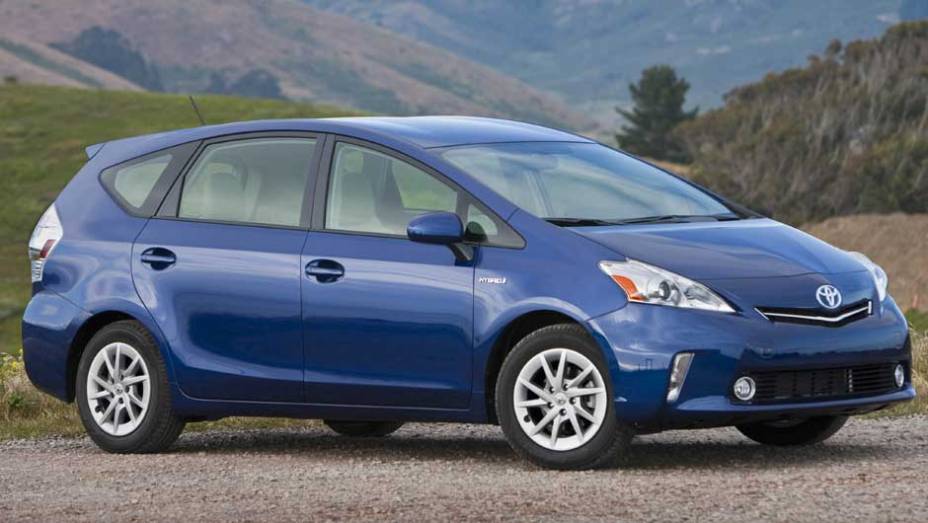 Linha da família Prius foi expandida com versão sete lugares do modelo