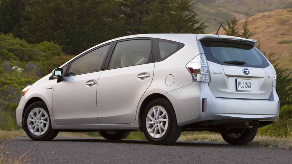 Monovolume é 155 mm maior, 30 mm maior e 85 mm mais alto que a terceira geração de hatchback Monovolume é 155 mm maior, 30 mm maior e 85 mm mais alto que a terceira geração de hatchback