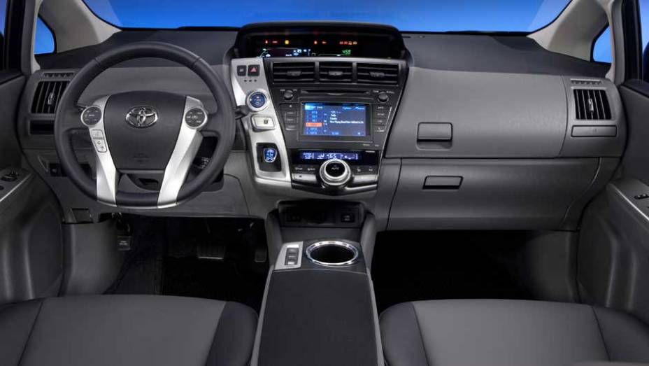 Modelo é da família do hatchback Prius Modelo é da família do hatchback Prius