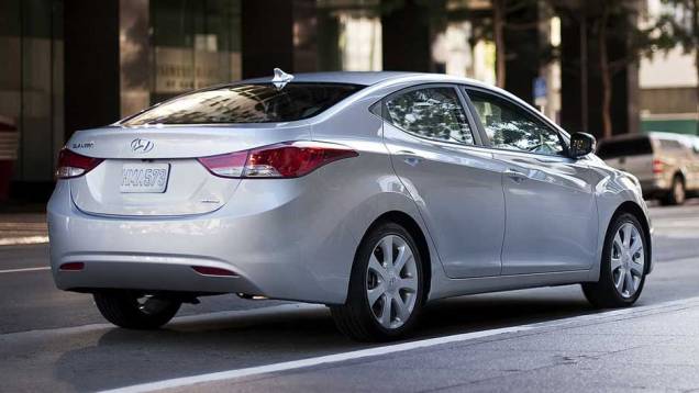 Elantra custa R$ 71.700 na vers&atilde;o mec&acirc;nica