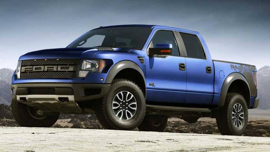 Nova linha da picape ganha câmera dianteira para auxílio em manobras | <a href="https://beta-develop.quatrorodas.abril.com.br/noticias/nova-linha-ford-f-150-ganha-camera-dianteira-303573_p.shtml" rel="migration">Leia mais</a>