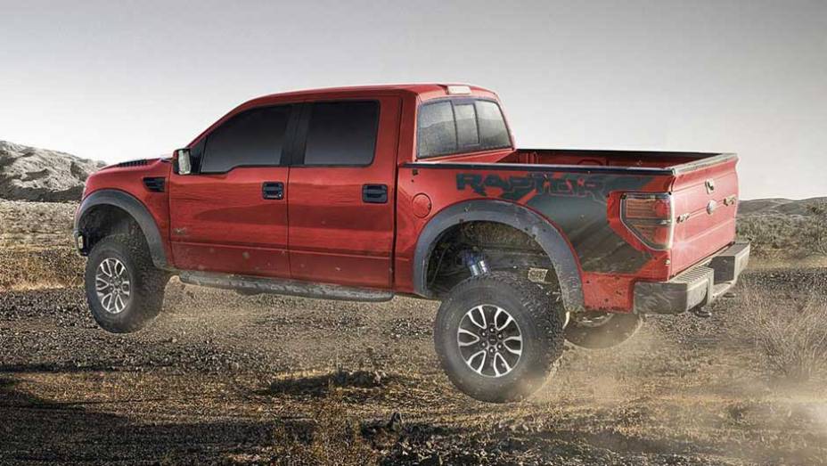 Todas as versões 4x4 tiveram o acionamento da tração integral aprimorado | <a href="https://beta-develop.quatrorodas.abril.com.br/noticias/nova-linha-ford-f-150-ganha-camera-dianteira-303573_p.shtml" rel="migration">Leia mais</a>