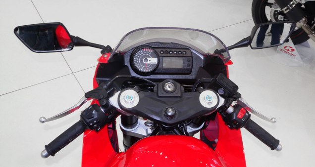 Modelo &eacute; atra&ccedil;&atilde;o no estande da marca | <a href="https://beta-develop.quatrorodas.abril.com.br/moto/noticias/kasinski-lanca-comet-gt-650-642081.shtml" rel="migration">Leia mais</a>