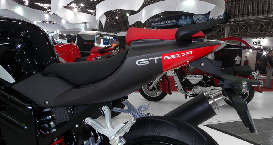 Moto é a versão carenada da GT 650<a href="https://beta-develop.quatrorodas.abril.com.br/moto/noticias/kasinski-lanca-comet-gt-650-642081.shtml" rel="migration">Leia mais</a>