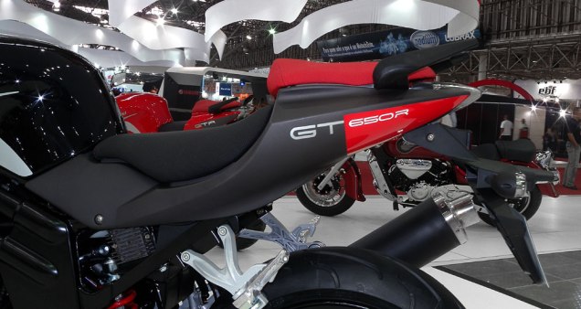 Moto &eacute; a vers&atilde;o carenada da GT 650<a href="https://beta-develop.quatrorodas.abril.com.br/moto/noticias/kasinski-lanca-comet-gt-650-642081.shtml" rel="migration">Leia mais</a>