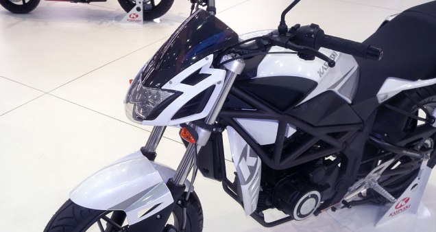 Motor gera pot&ecirc;ncia de 13 cv a 8.000 rpm | <a href="https://beta-develop.quatrorodas.abril.com.br/moto/noticias/kasinski-apresenta-nova-comet-gt-150-642186.shtml" rel="migration">Leia mais</a>