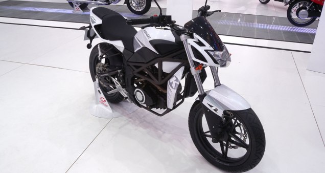 Transmissão é de cinco velocidades | <a href="https://beta-develop.quatrorodas.abril.com.br/moto/noticias/kasinski-apresenta-nova-comet-gt-150-642186.shtml" rel="migration">Leia mais</a> Transmissão é de cinco velocidades | <a href="https://beta-develop.quatrorodas.abril.com.br/moto/noticias/kasinski-apresenta-nova-comet-gt-150-642186.shtml" rel="migration">Leia mais</a>