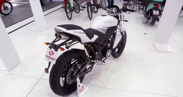 Chassi é de aço com laterais em alumínio forjado | <a href="https://beta-develop.quatrorodas.abril.com.br/moto/noticias/kasinski-apresenta-nova-comet-gt-150-642186.shtml" rel="migration">Leia mais</a> Chassi é de aço com laterais em alumínio forjado | <a href="https://beta-develop.quatrorodas.abril.com.br/moto/noticias/kasinski-apresenta-nova-comet-gt-150-642186.shtml" rel="migration">Leia mais</a>