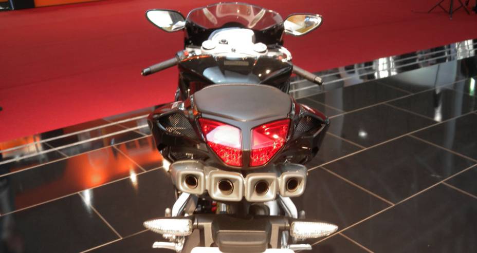 Primeiros protótipos das motos já foram montados em Manaus | <a href="https://beta-develop.quatrorodas.abril.com.br/moto/noticias/mv-agusta-f4-ultrapassa-300-km-h-642365.shtml" rel="migration">Leia mais</a> Primeiros protótipos das motos já foram montados em Manaus | <a href="https://beta-develop.quatrorodas.abril.com.br/moto/noticias/mv-agusta-f4-ultrapassa-300-km-h-642365.shtml" rel="migration">Leia mais</a>