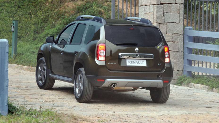 Serão duas versões com motor 2.0 | <a href="https://beta-develop.quatrorodas.abril.com.br/carros/lancamentos/renault-duster-642260.shtml" rel="migration">Leia mais</a> Serão duas versões com motor 2.0 | <a href="https://beta-develop.quatrorodas.abril.com.br/carros/lancamentos/renault-duster-642260.shtml" rel="migration">Leia mais</a>