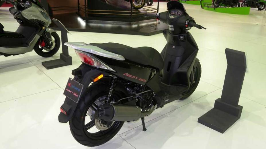 Xciting 200 Ri tem 10,3 cv | <a href="https://beta-develop.quatrorodas.abril.com.br/moto/noticias/kawasaki-ingressa-segmento-scooters-642233.shtml" rel="migration">Leia mais</a>