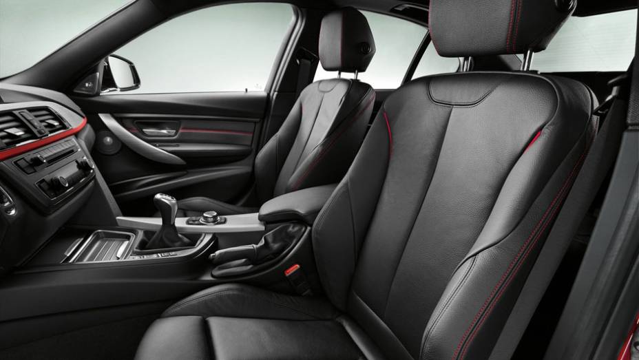 <a href="https://beta-develop.quatrorodas.abril.com.br/carros/lancamentos/bmw-serie-3-643331.shtml" rel="migration">Leia Mais</a> <a href="https://beta-develop.quatrorodas.abril.com.br/carros/lancamentos/bmw-serie-3-643331.shtml" rel="migration">Leia Mais</a>