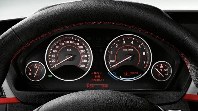 <a href="https://beta-develop.quatrorodas.abril.com.br/carros/lancamentos/bmw-serie-3-643331.shtml" rel="migration">Leia Mais</a> <a href="https://beta-develop.quatrorodas.abril.com.br/carros/lancamentos/bmw-serie-3-643331.shtml" rel="migration">Leia Mais</a>