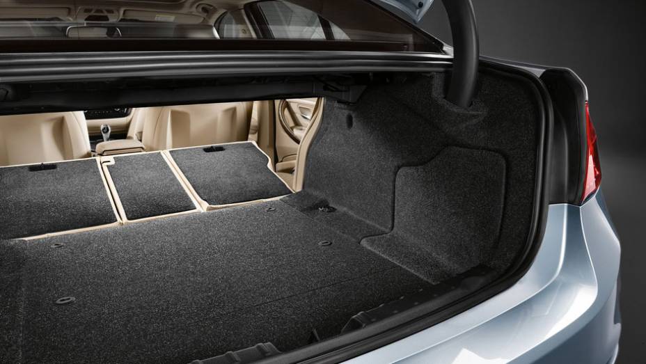 <a href="https://beta-develop.quatrorodas.abril.com.br/carros/lancamentos/bmw-serie-3-643331.shtml" rel="migration">Leia Mais</a> <a href="https://beta-develop.quatrorodas.abril.com.br/carros/lancamentos/bmw-serie-3-643331.shtml" rel="migration">Leia Mais</a>