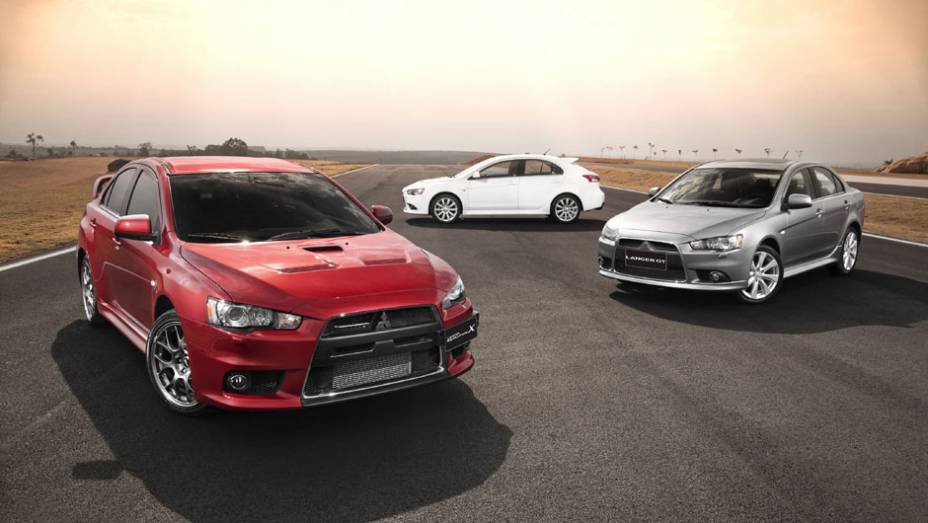 Sedã se junta ao Sportback Ralliart e ao Evolution X | <a href="https://beta-develop.quatrorodas.abril.com.br/carros/lancamentos/mitsubishi-lancer-644557.shtml" rel="migration">Leia mais</a>