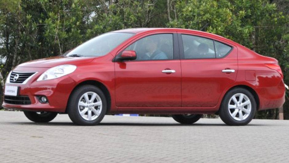 Design não é ponto forte do Versa | <a href="https://beta-develop.quatrorodas.abril.com.br/carros/lancamentos/nissan-versa-644769.shtml" rel="migration">Leia mais</a> Design não é ponto forte do Versa | <a href="https://beta-develop.quatrorodas.abril.com.br/carros/lancamentos/nissan-versa-644769.shtml" rel="migration">Leia mais</a>