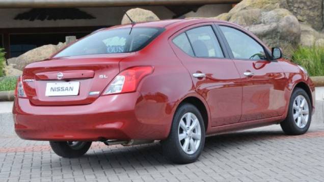 Espa&ccedil;o &eacute; o que n&atilde;o falta para passageiros e bagagem | <a href="https://beta-develop.quatrorodas.abril.com.br/carros/lancamentos/nissan-versa-644769.shtml" rel="migration">Leia mais</a>