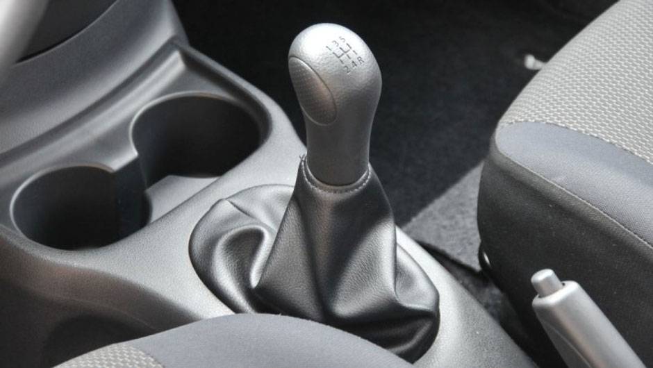 O Versa será vendido apenas com câmbio manual | <a href="https://beta-develop.quatrorodas.abril.com.br/carros/lancamentos/nissan-versa-644769.shtml" rel="migration">Leia mais</a> O Versa será vendido apenas com câmbio manual | <a href="https://beta-develop.quatrorodas.abril.com.br/carros/lancamentos/nissan-versa-644769.shtml" rel="migration">Leia mais</a>