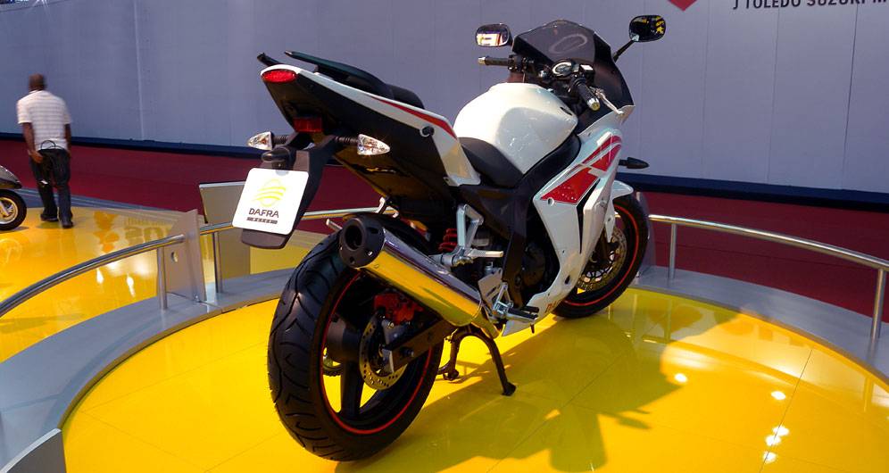Nova esportiva vem para brigar entre as quarto de litro | <a href="https://beta-develop.quatrorodas.abril.com.br/moto/noticias/dafra-mostra-daelim-roadwin-250r-642149.shtml" rel="migration">Leia mais</a> Nova esportiva vem para brigar entre as quarto de litro | <a href="https://beta-develop.quatrorodas.abril.com.br/moto/noticias/dafra-mostra-daelim-roadwin-250r-642149.shtml" rel="migration">Leia mais</a>