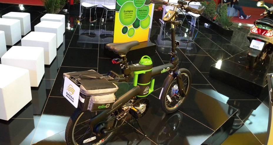 Motor elétrico dá suporte às pedaladas | <a href="https://beta-develop.quatrorodas.abril.com.br/moto/noticias/dafra-apresenta-bicicleta-eletrica-db0-642362.shtml" rel="migration">Leia mais</a> Motor elétrico dá suporte às pedaladas | <a href="https://beta-develop.quatrorodas.abril.com.br/moto/noticias/dafra-apresenta-bicicleta-eletrica-db0-642362.shtml" rel="migration">Leia mais</a>