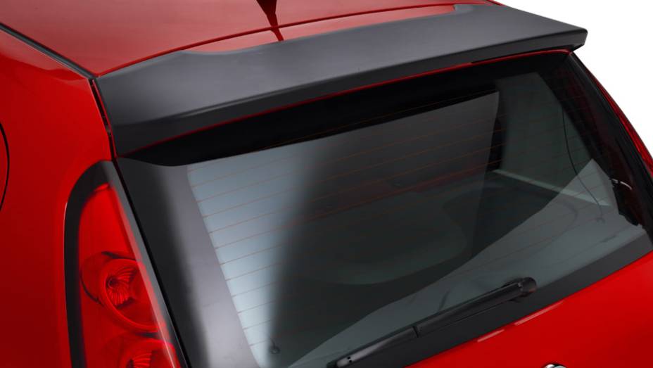 ...assim como o spoiler traseiro. <a href="https://beta-develop.quatrorodas.abril.com.br/carros/lancamentos/novo-fiat-palio-645462.shtml" rel="migration">Leia mais</a>