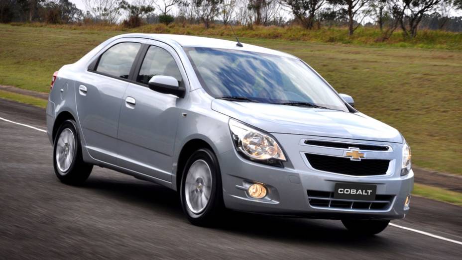 A boa distância entre-eixos faz o Cobalt se destacar pelo espaço interno <a href="https://beta-develop.quatrorodas.abril.com.br/carros/lancamentos/chevrolet-cobalt-645517.shtml" rel="migration">Leia mais</a>