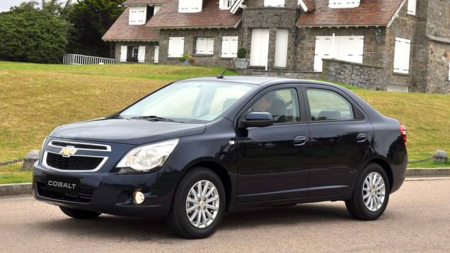 A plataforma do Cobalt &eacute; derivada da usada no compacto Sonic <a href="https://beta-develop.quatrorodas.abril.com.br/carros/lancamentos/chevrolet-cobalt-645517.shtml" rel="migration">Leia mais</a>