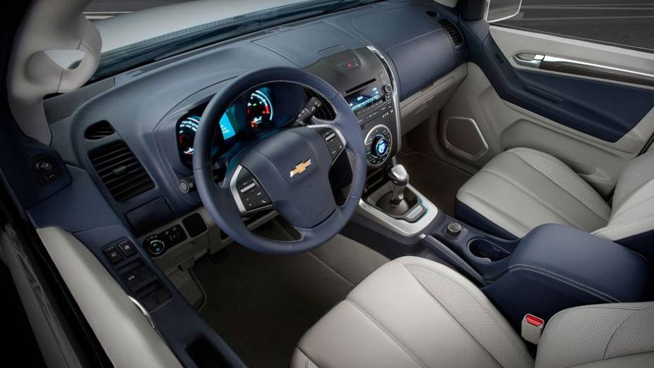 Al&eacute;m da Tail&acirc;ndia, a TrailBlazer tamb&eacute;m deve ser produzida nos Estados Unidos | <a href="https://beta-develop.quatrorodas.abril.com.br/noticias/gm-mostra-previa-nova-blazer-307053_p.shtml" rel="migration">Leia mais</a>