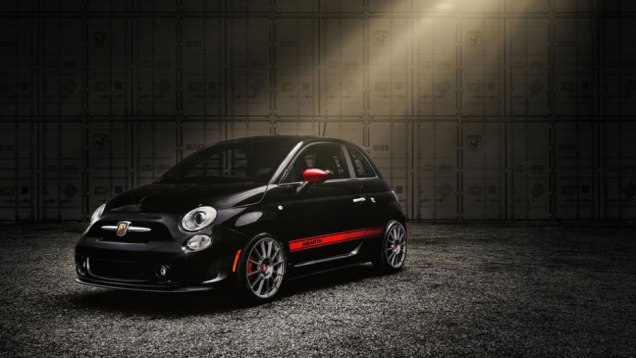 Modelo possui detalhes laterais em preto, branco ou vermelho | <a href="https://beta-develop.quatrorodas.abril.com.br/reportagens/salao/fiat-500-abarth-646523.shtml" rel="migration">Leia mais</a> Modelo possui detalhes laterais em preto, branco ou vermelho | <a href="https://beta-develop.quatrorodas.abril.com.br/reportagens/salao/fiat-500-abarth-646523.shtml" rel="migration">Leia mais</a>