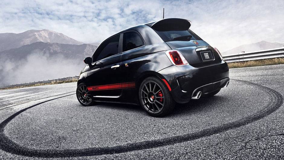 Sua vers&atilde;o de entrada conta com motor aspirado, 1.4 MultiAir | <a href="https://beta-develop.quatrorodas.abril.com.br/reportagens/salao/fiat-500-abarth-646523.shtml" rel="migration">Leia mais</a>