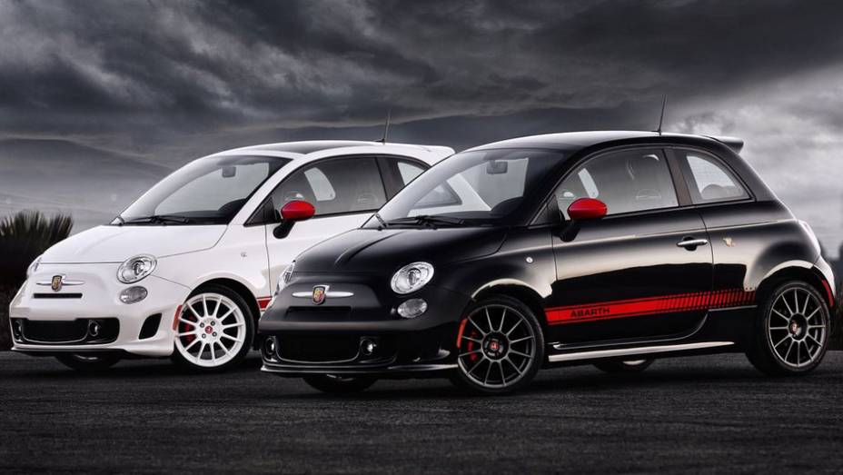 Abarth conta com rodas de 16 polegadas | <a href="https://beta-develop.quatrorodas.abril.com.br/reportagens/salao/fiat-500-abarth-646523.shtml" rel="migration">Leia mais</a>