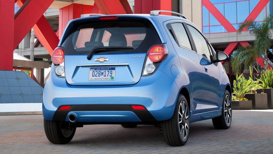 Motoriza&ccedil;&atilde;o que equipa o Spark &eacute; um propulsor 1.2 de quatro cilindros | <a href="https://beta-develop.quatrorodas.abril.com.br/reportagens/salao/chevrolet-spark-646704.shtml" rel="migration">Leia mais</a>
